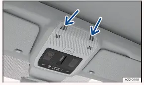 Volkswagen ID.3 Abb. 1 In der Dachkonsole: Sensoren der Innenraumüberwachung (Pfeile).